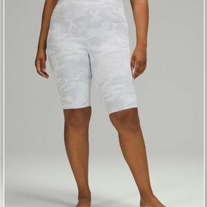 EUC Lululemon Wunder Under Short 10" *Ribbed 4